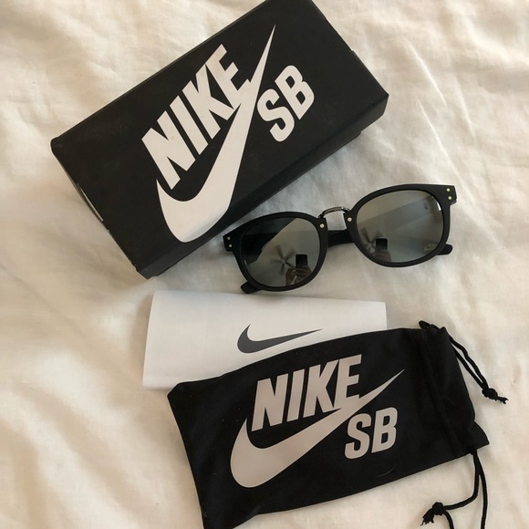 nike achieve sunglasses